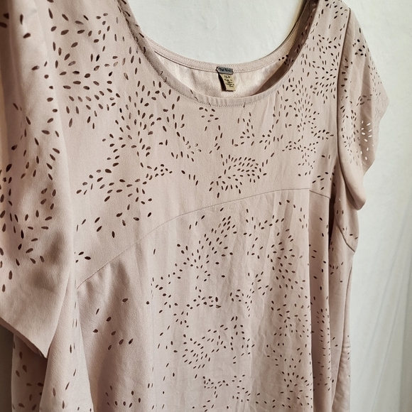 Free people pink babydoll laser cut pattern xs extra small crop spring top shirt - Picture 3 of 6
